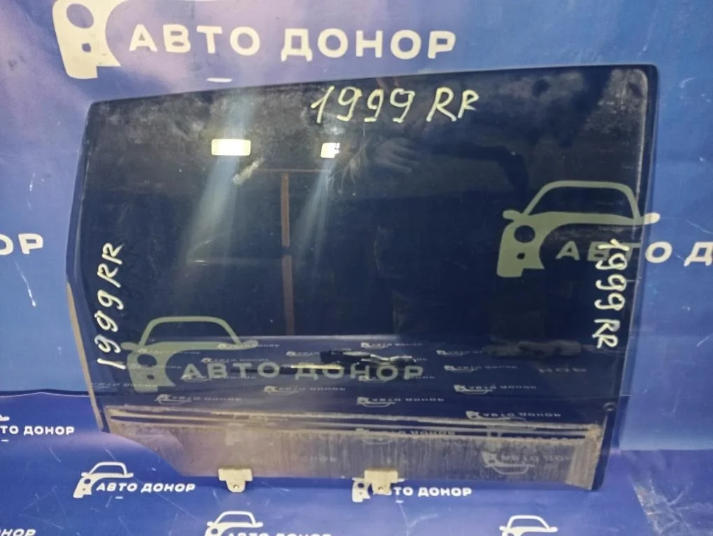 стекло NISSAN NOTE E11 HR15DE R 823001U61A