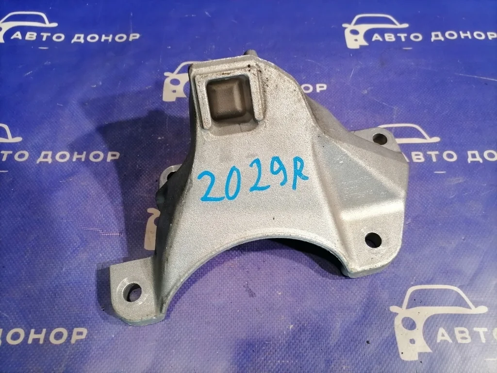 кронштейн опоры двигателя BMW 5-Series F10 N52B25 - 22116775914