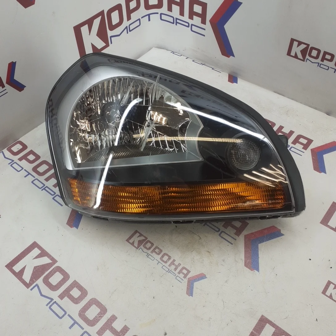 Фара передняя правая (без корректора) после 2008 Уценка Отломано крепление,дефект стекла,новая оригинал