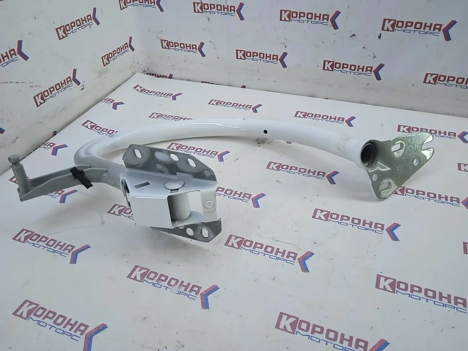 Петля крышки багажника Audi A4  B8 правая Б/У Б/У