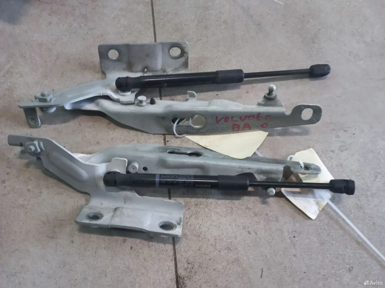 Петли капота на volvo s60, v60 2 поколение
