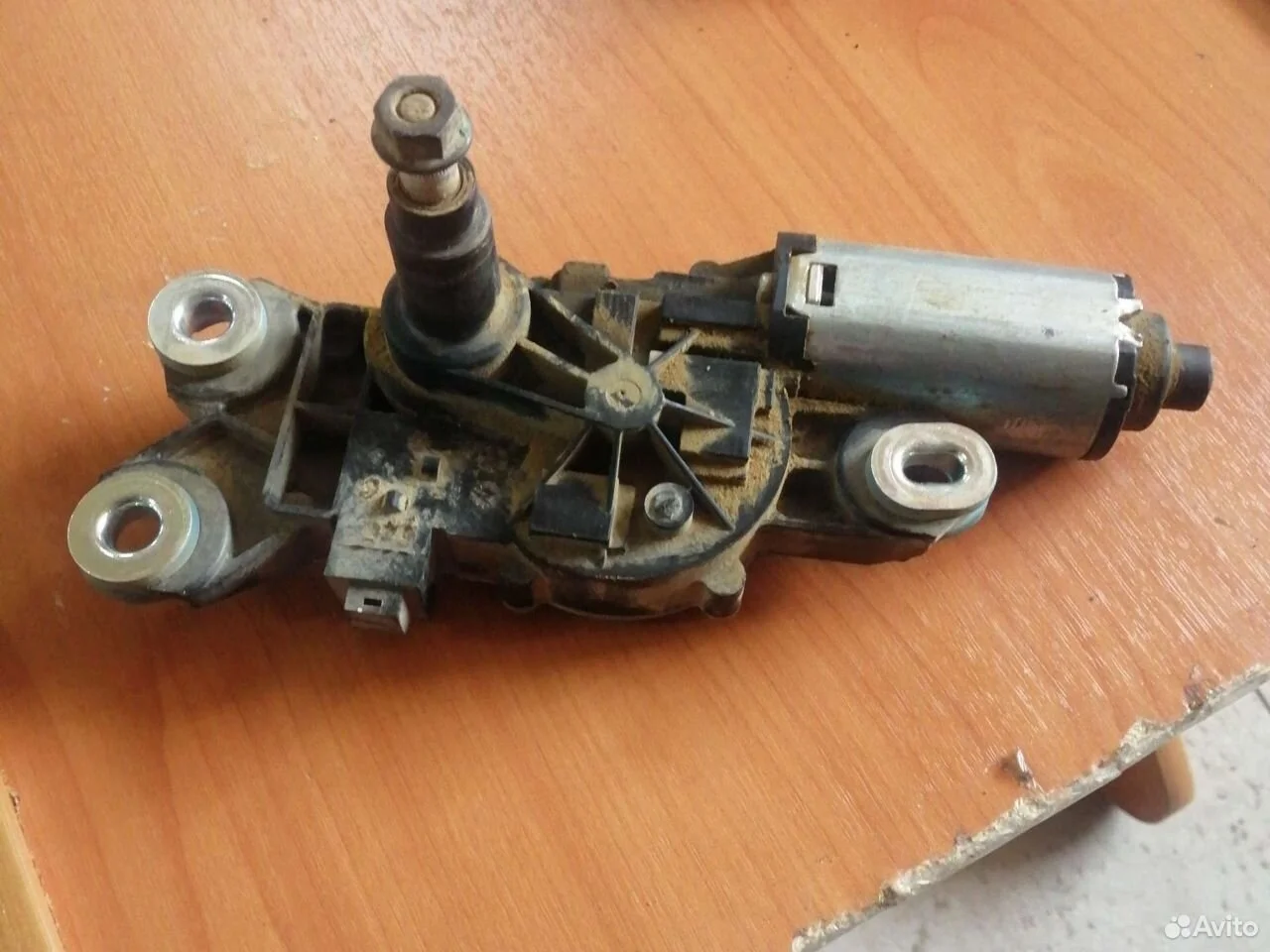 Моторчик стеклоочистителя на volvo xc60,xc70