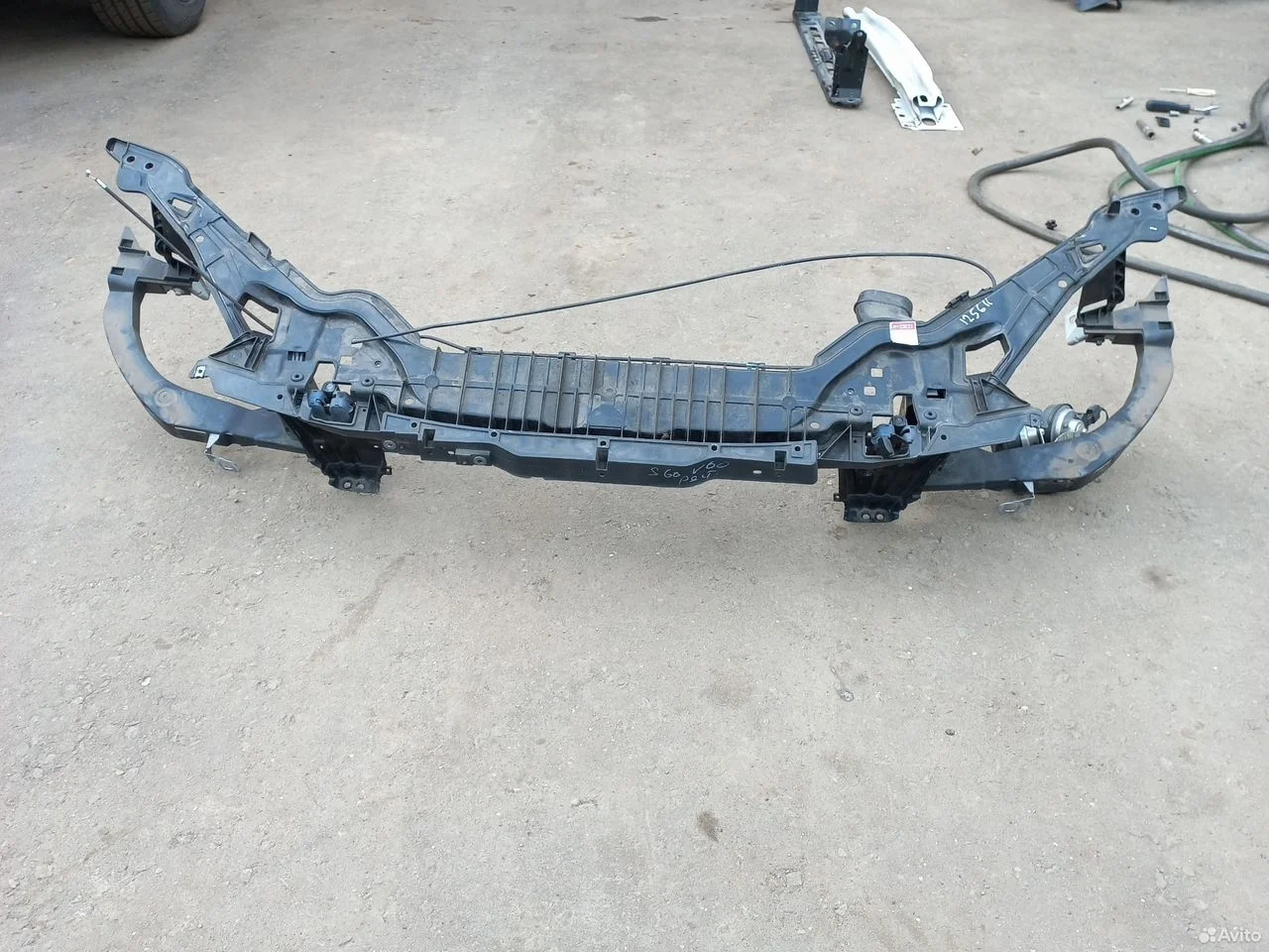 Передний панель телевизор на volvo s60, v60 13-18г