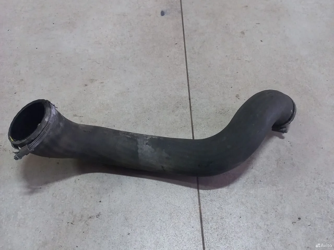 Патрубок интеркулера на volvo xc60, s60 b5254t12