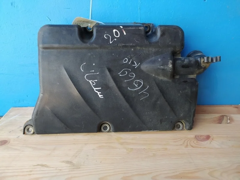 Резонатор воздушного фильтра Mitsubishi Outlander 1 2003-2007