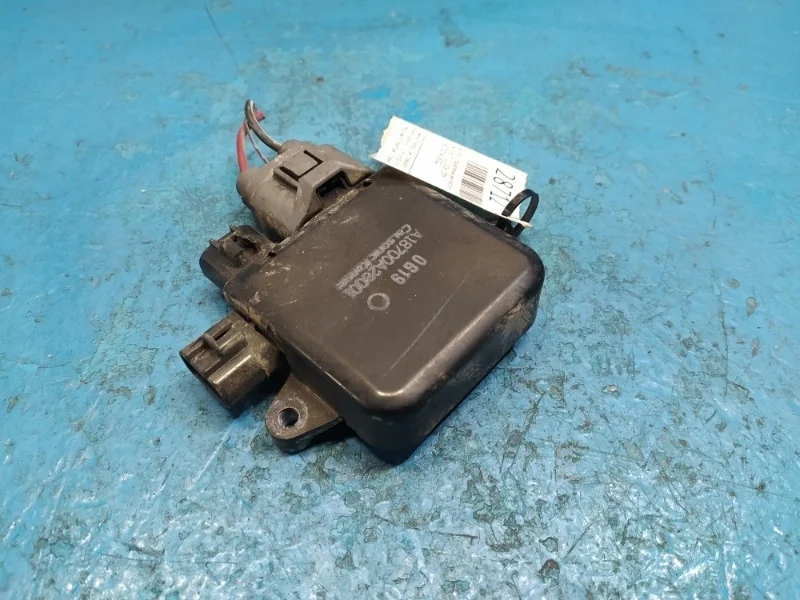 Блок управления вентилятором Mitsubishi Lancer 9 2003-2007