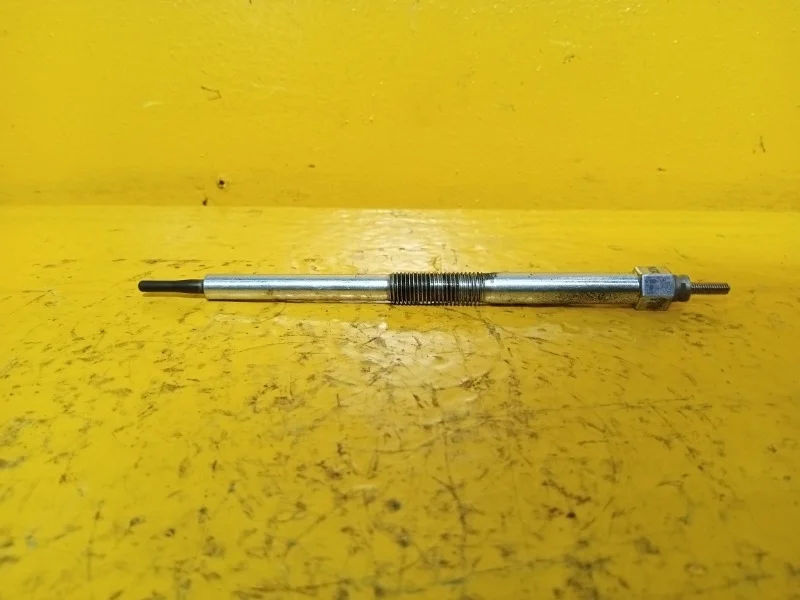 Свеча накаливания Nissan Pathfinder 2005-2009