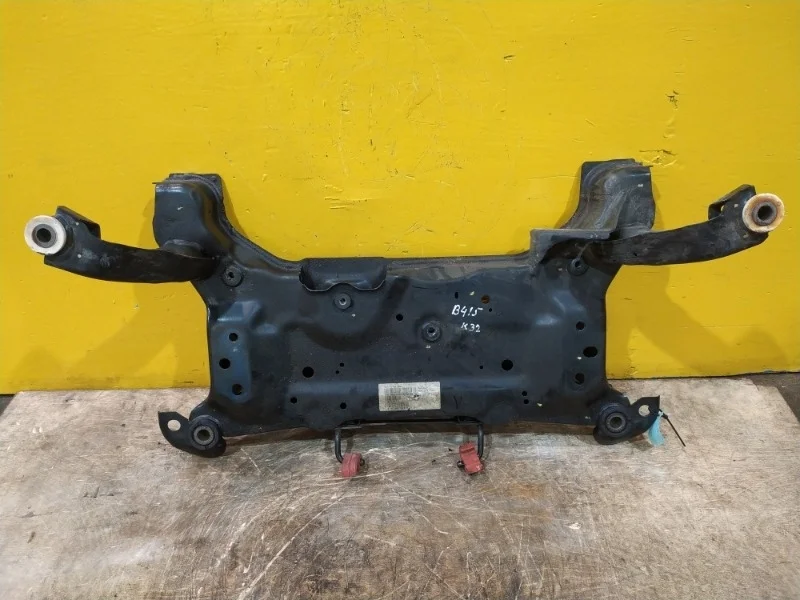 Подрамник Volvo V40 2013-2018