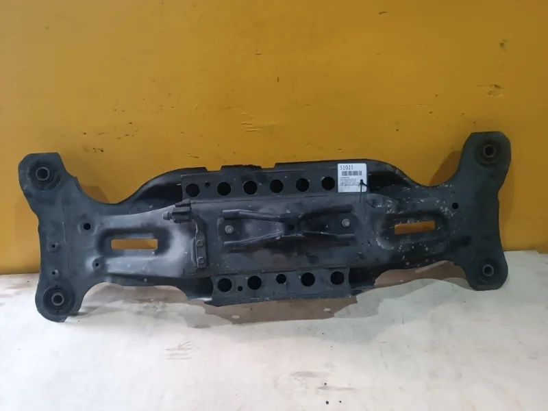 Подрамник Toyota Camry XV30 2000-2005