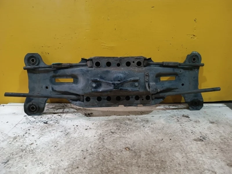 Подрамник Toyota Camry XV30 2000-2005