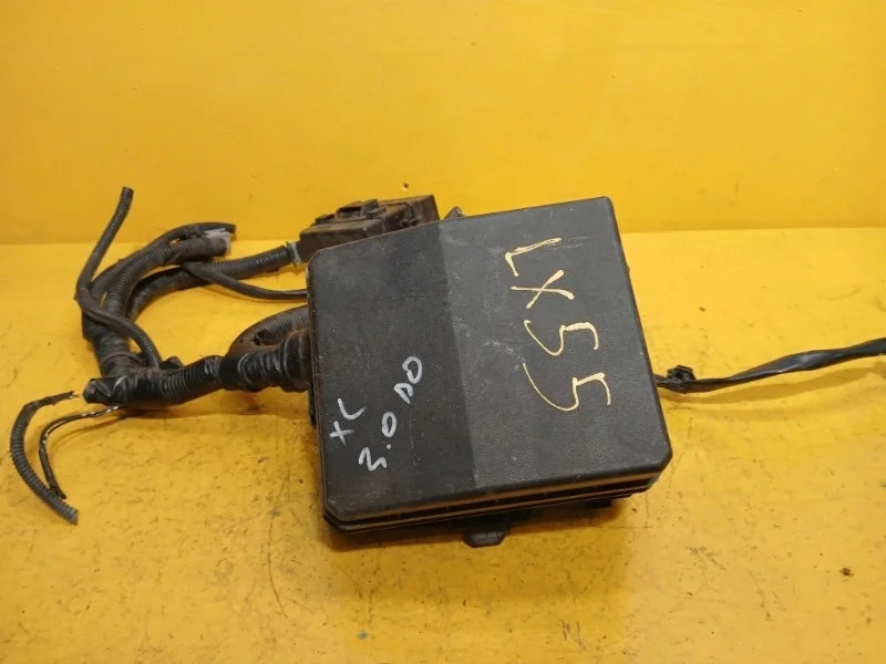 Блок предохранителей Mitsubishi Outlander XL 2006-2012