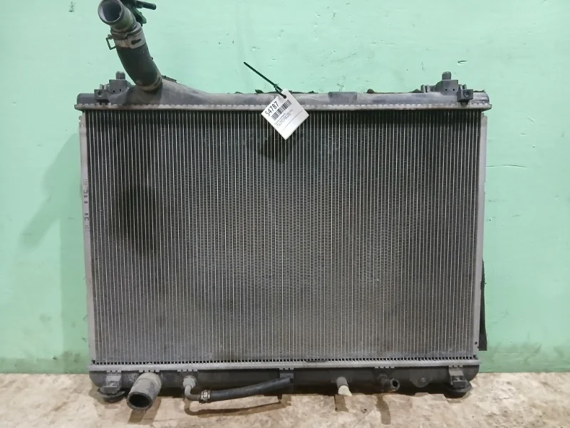 Радиатор охлаждения Suzuki Grand Vitara 2 2005-2015