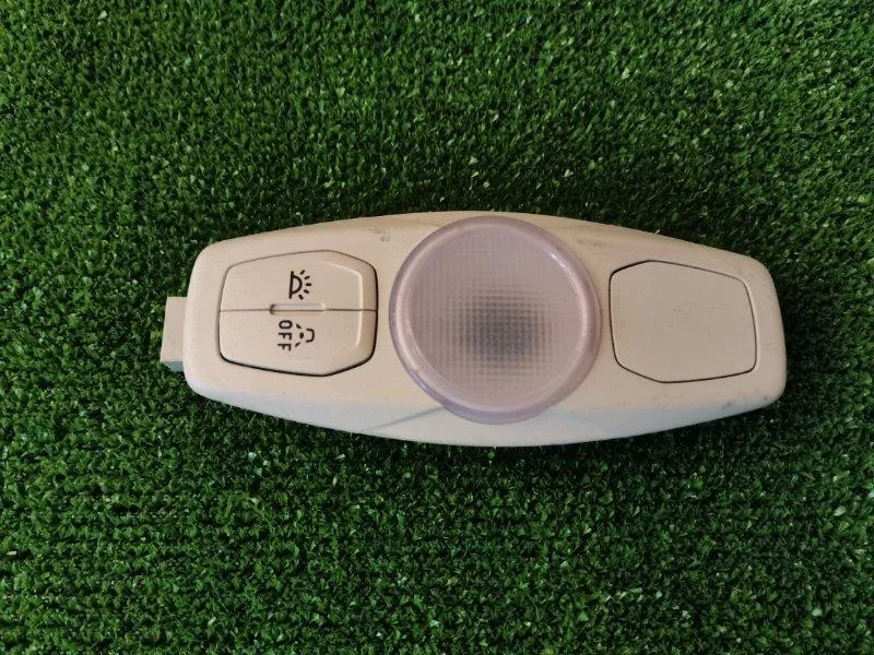 Плафон освещения салона ford Focus 3 2011-2019