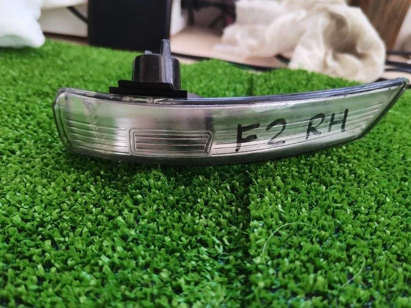 Повторитель поворотника зеркало ford Focus 2 2008-2011