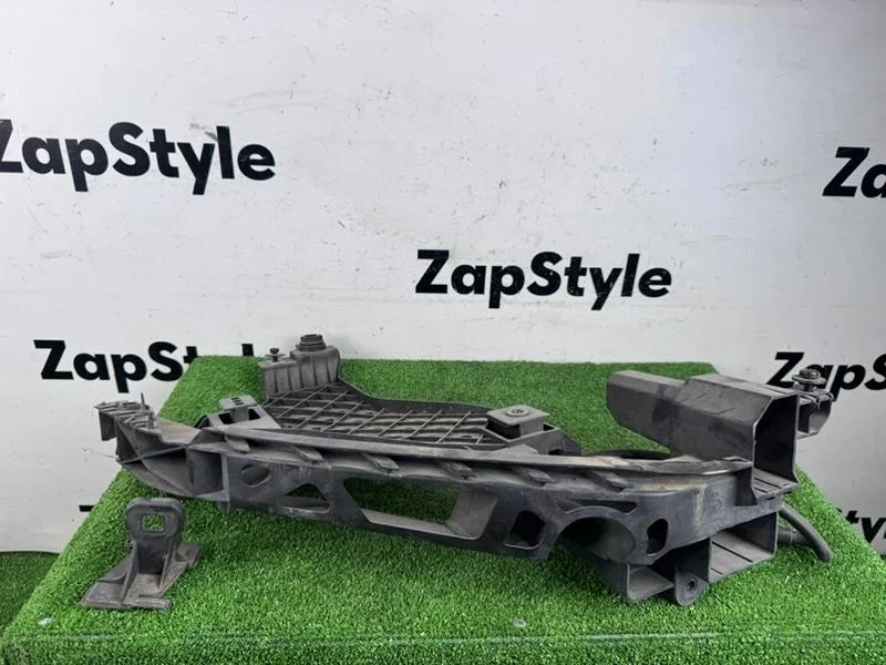 Кронштейн фары audi rs q3 2017 8U