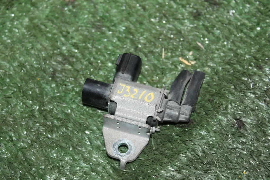 Б.у. клапан электромагнитный NISSAN TEANA J32 NISSAN TEANA J32 VQ25 2010