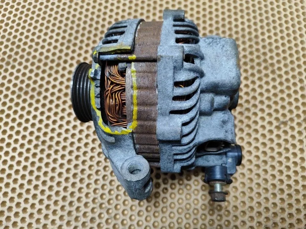 Б.у. генератор MITSUBISHI OUTLANDER XL CW6W MITSUBISHI OUTLANDER XL CW6W 3.0 2006