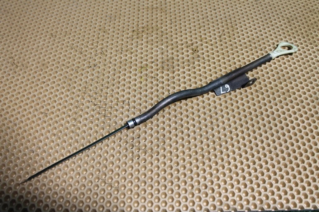 Б.у. щуп масляный MITSUBISHI LANCER CS3A MITSUBISHI LANCER CS3A 1.6 2000-2011
