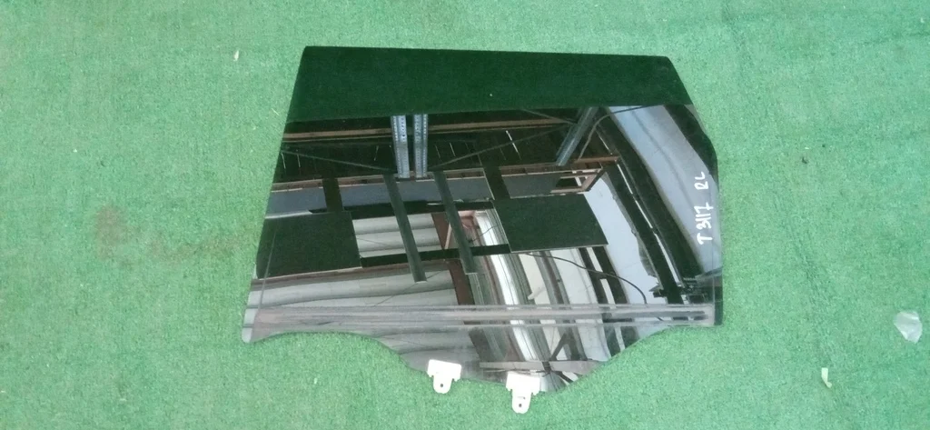 Б.у. стекло двери NISSAN X-TRAIL T31 NISSAN X-TRAIL T31 QR25 2007