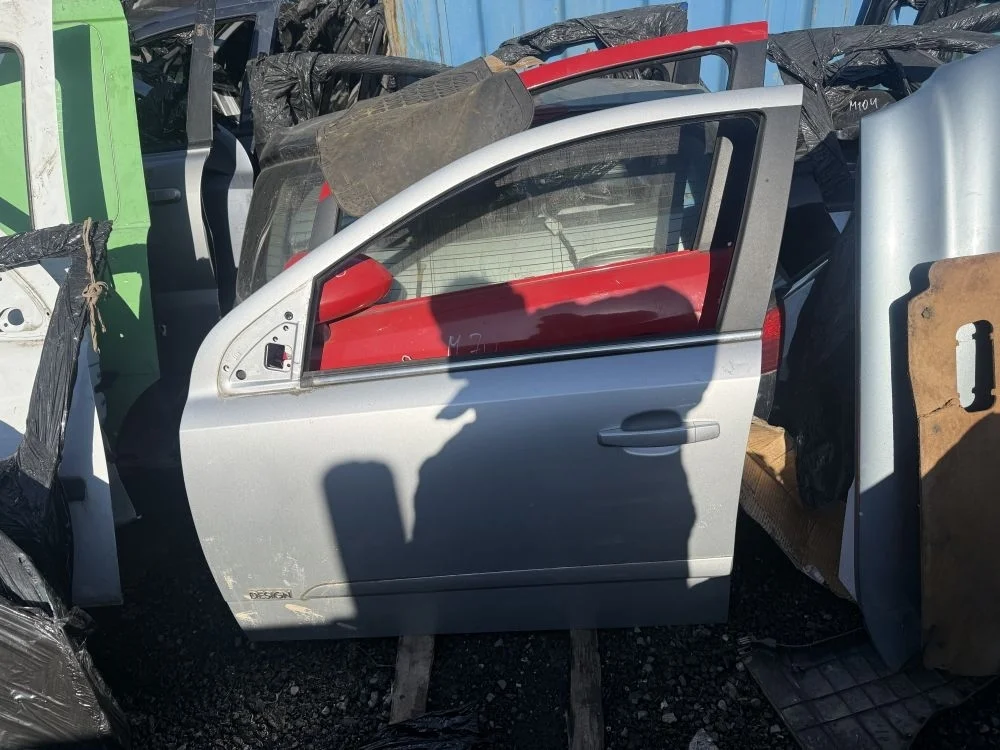 Дверь передняя левая Opel astra h голая