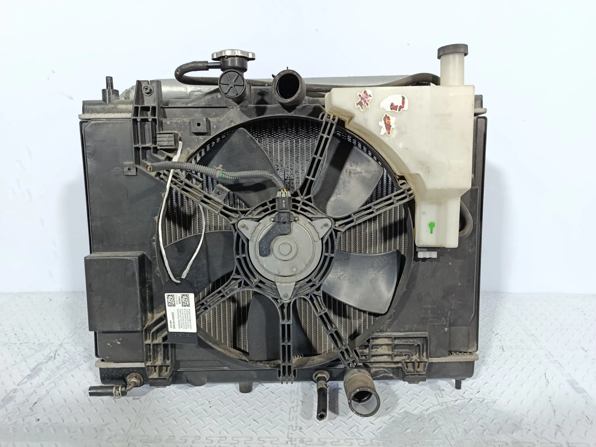 РАДИАТОР ДВИГАТЕЛЯ NISSAN 21460ED000 KB1530