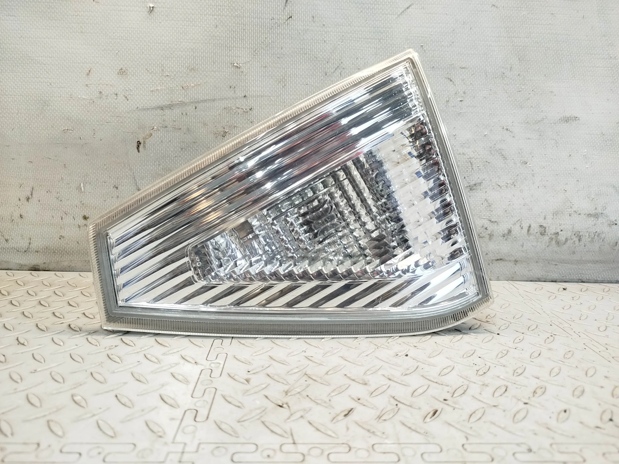 ФАЛЬШПАНЕЛЬ SUBARU ПРАВАЯ 84912FG061 KB1455