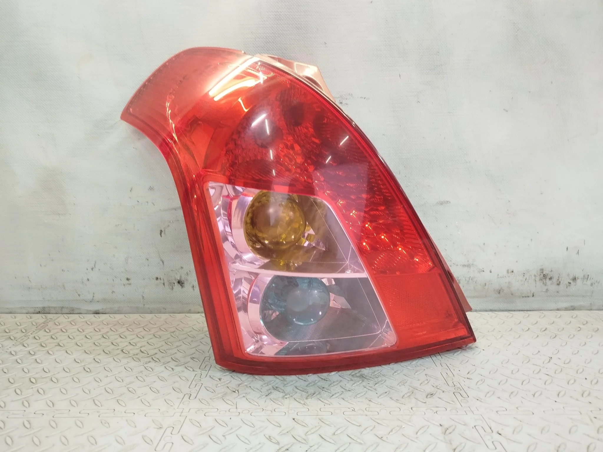 ФОНАРЬ SUZUKI ЛЕВЫЙ 3567073K00 KB1484