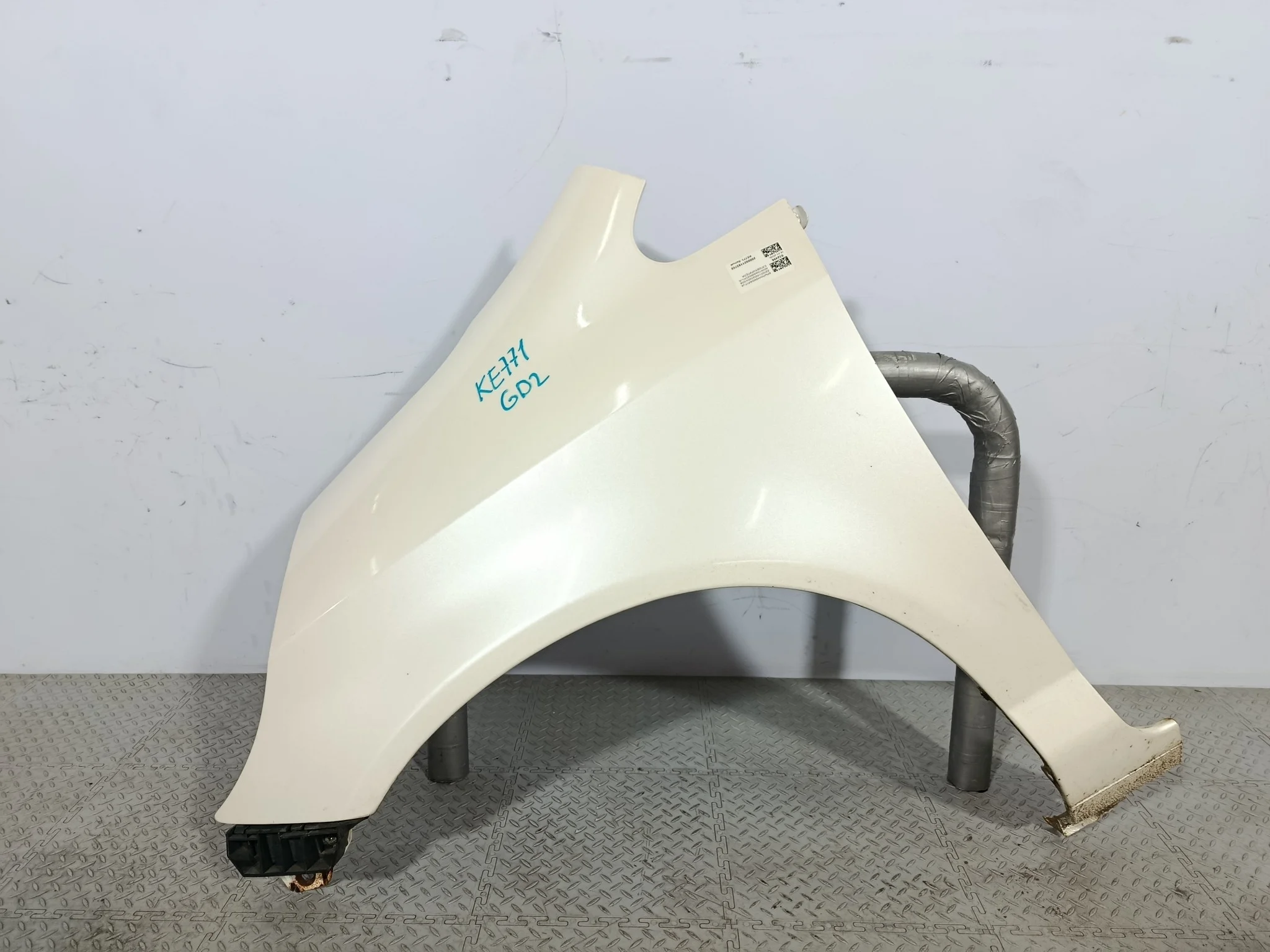 КРЫЛО HONDA FIT JAZZ 60261SAA000ZZ ПЕРЕДНЕЕ ЛЕВОЕ белый, NH624P KE771