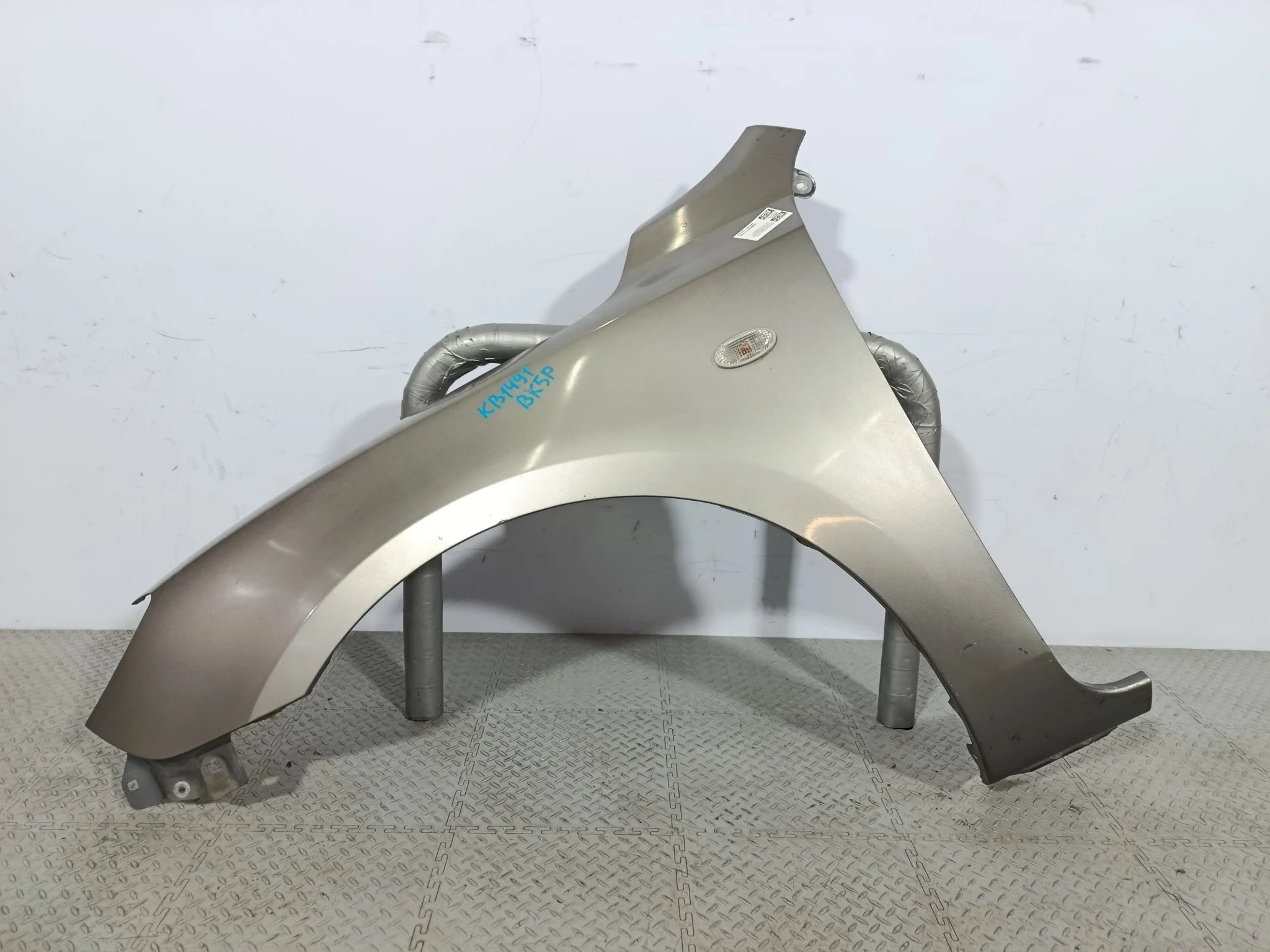 КРЫЛО MAZDA AXELA MAZDA3 BP4K52211D ПЕРЕДНЕЕ ЛЕВОЕ серый, 29Y KB1491