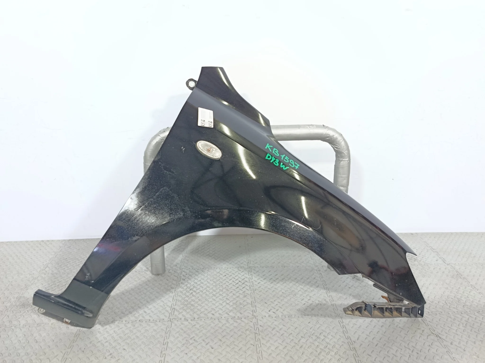 КРЫЛО MAZDA DEMIO MAZDA2 D35052111E ПЕРЕДНЕЕ ПРАВОЕ черный, A3F KB1597