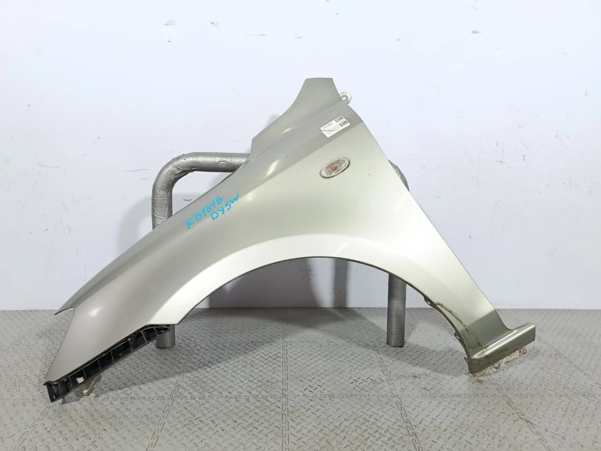 КРЫЛО MAZDA DEMIO MAZDA2 D35052211E ПЕРЕДНЕЕ ЛЕВОЕ серый, 24V KB1648