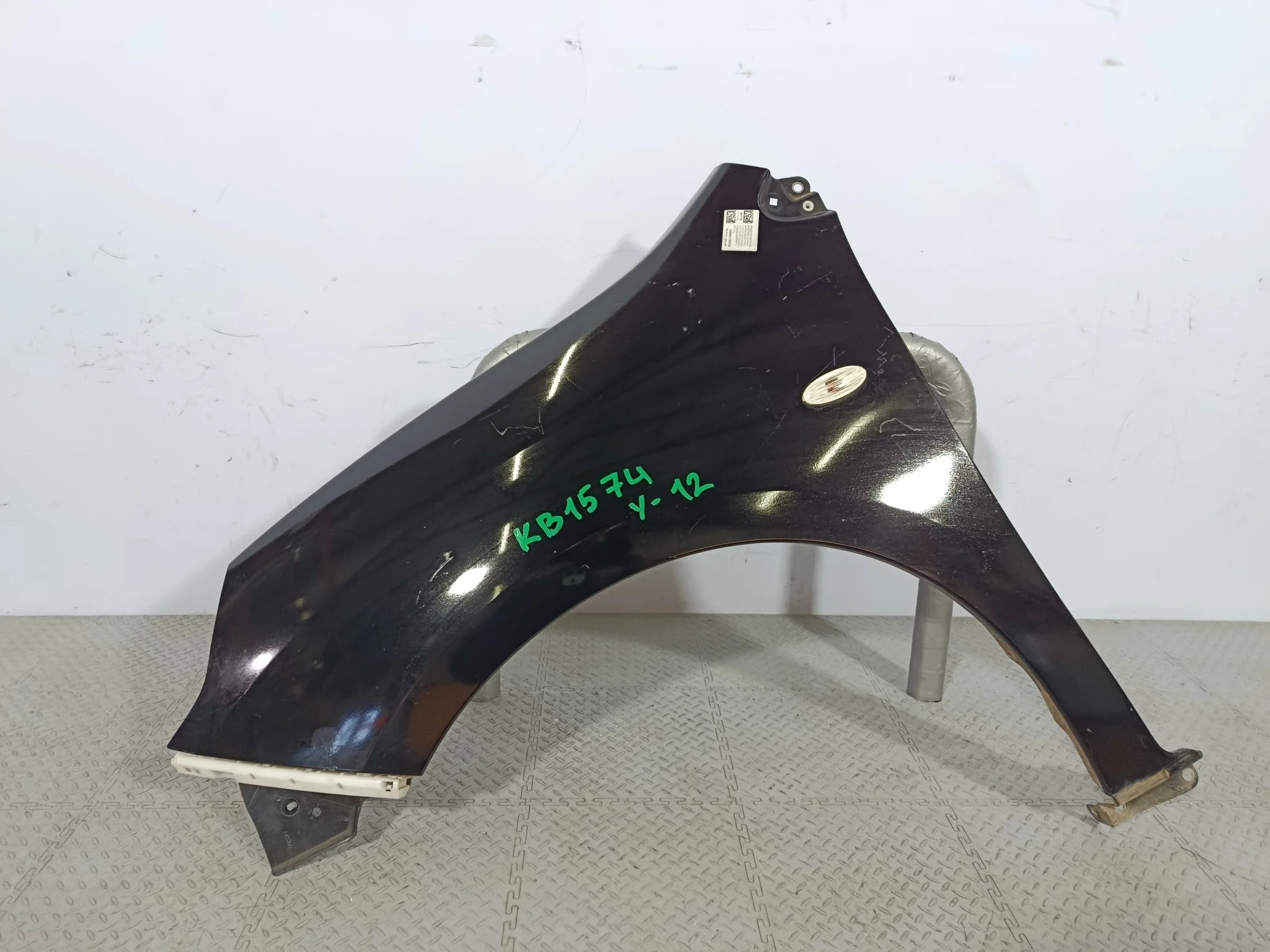 КРЫЛО NISSAN MAZDA AD FAMILIA VAN WINGROAD 63101CZ20A ПЕРЕДНЕЕ ЛЕВОЕ черный, KH3 KB1574