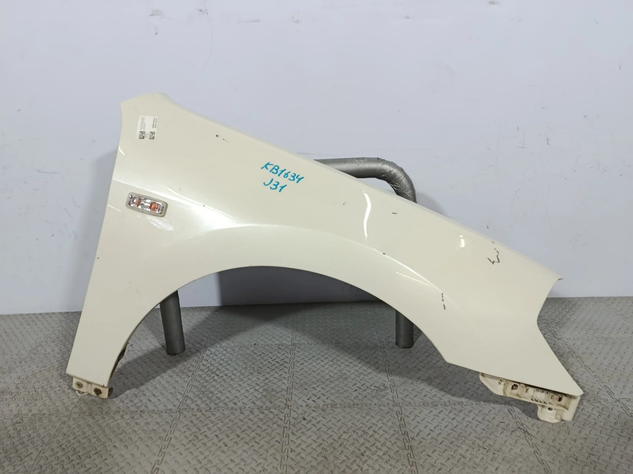 КРЫЛО NISSAN TEANA 631009Y035 ПЕРЕДНЕЕ ПРАВОЕ белый, QX1 KB1634