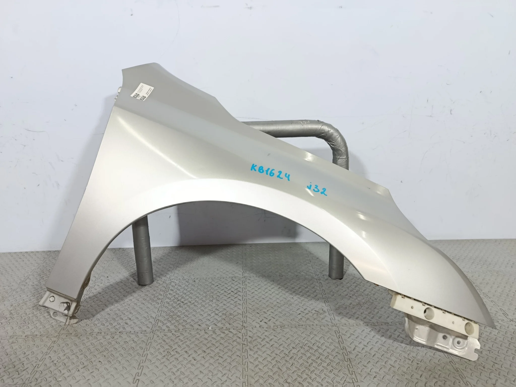 КРЫЛО NISSAN TEANA F3100JN2MA ПЕРЕДНЕЕ ПРАВОЕ серебро, K23 KB1624