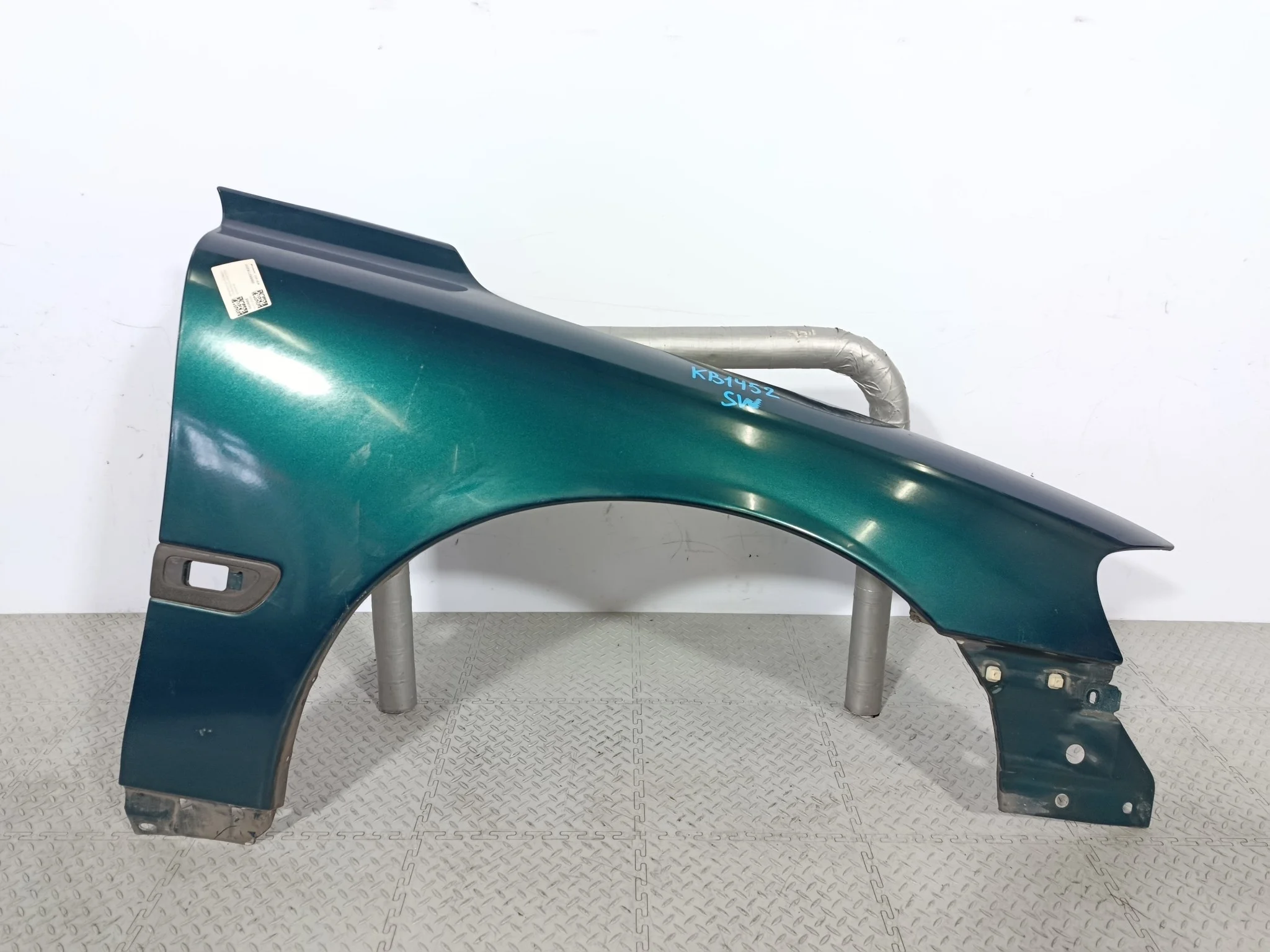 КРЫЛО VOLVO S60 V70 30796493 ПЕРЕДНЕЕ ПРАВОЕ зеленый KB1452