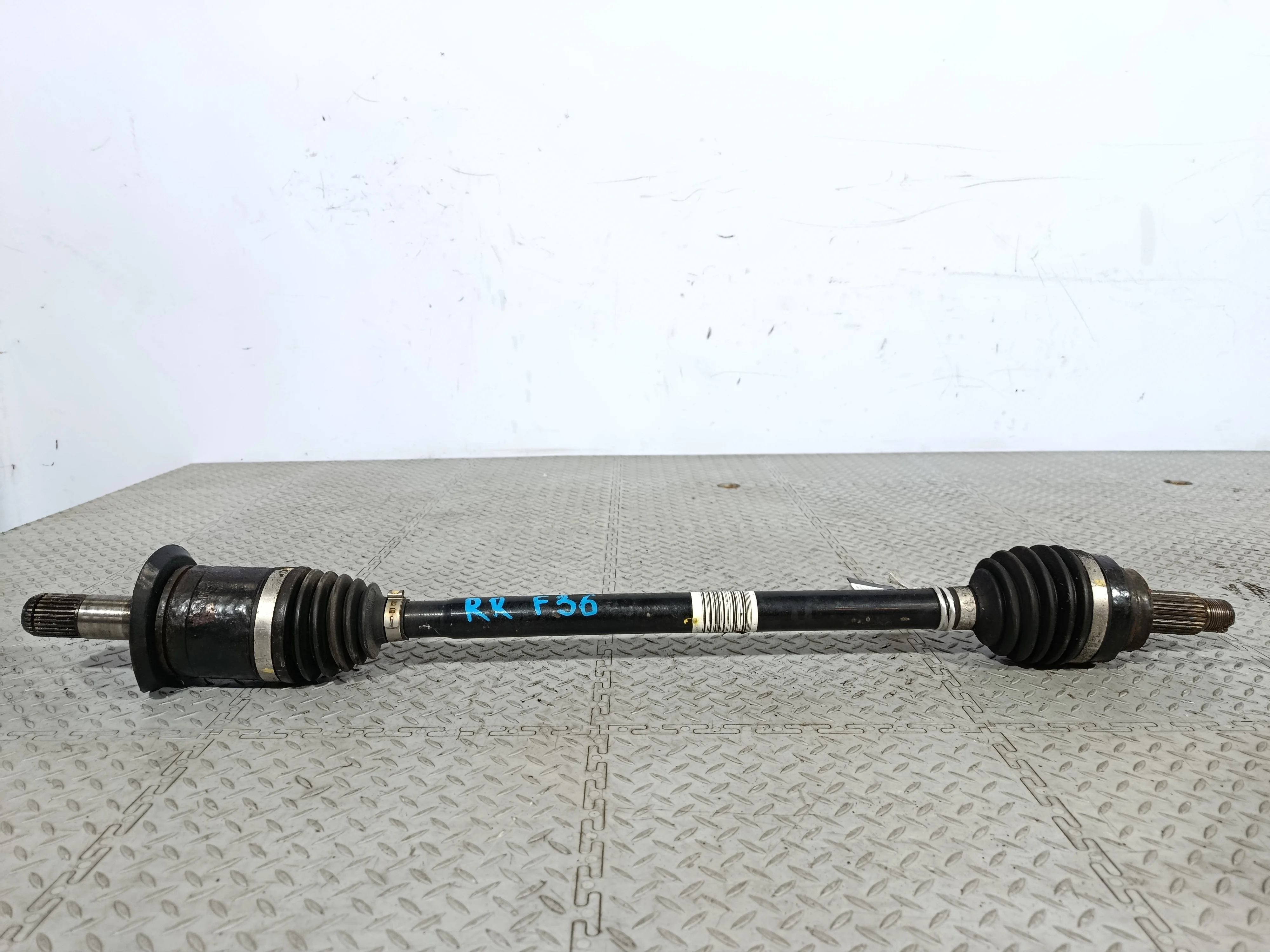 ПРИВОД BMW ЗАДНИЙ ПРАВЫЙ 33207609352 KE775