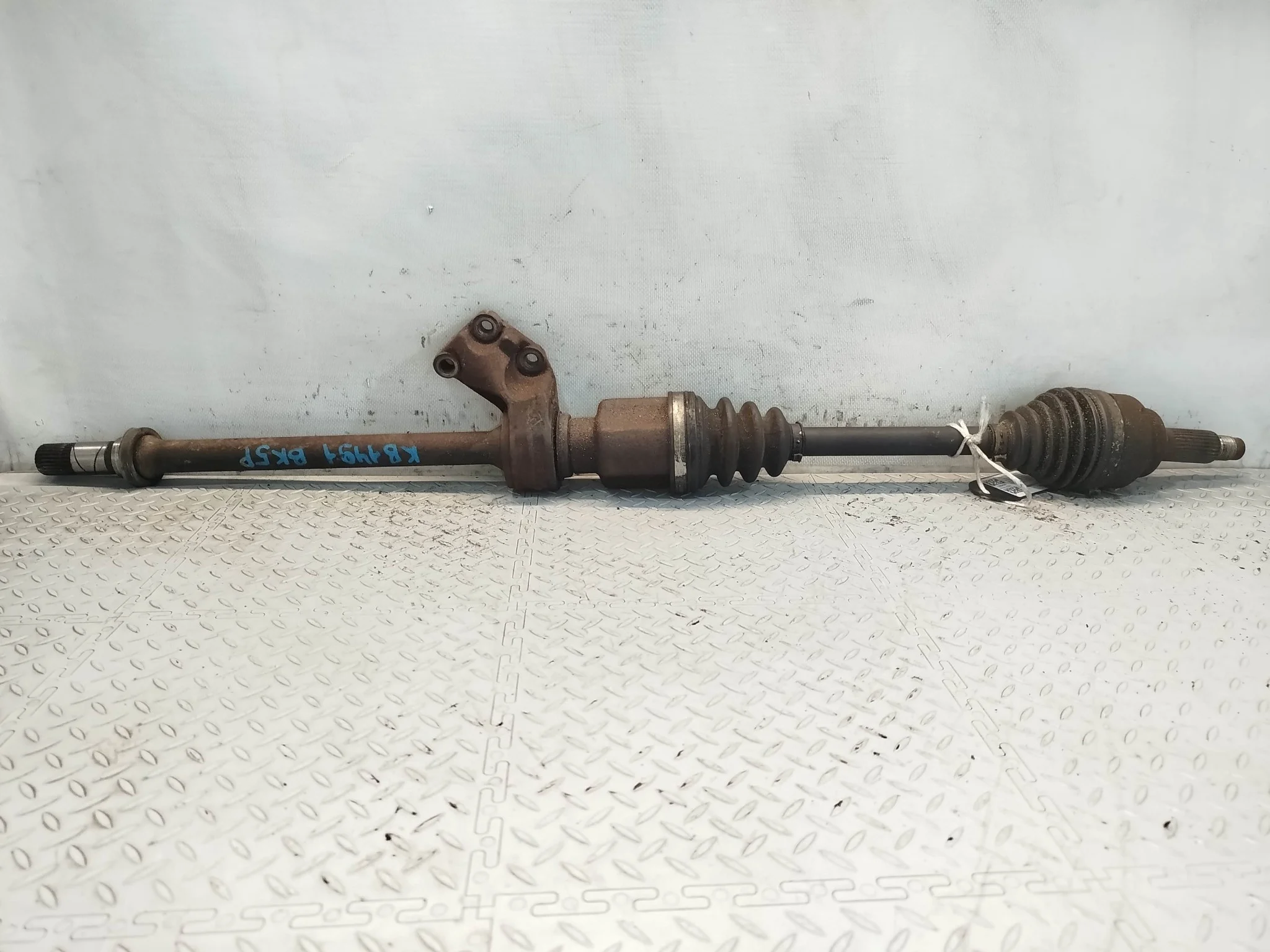 ПРИВОД MAZDA ПЕРЕДНИЙ ПРАВЫЙ FG0225500D KB1491