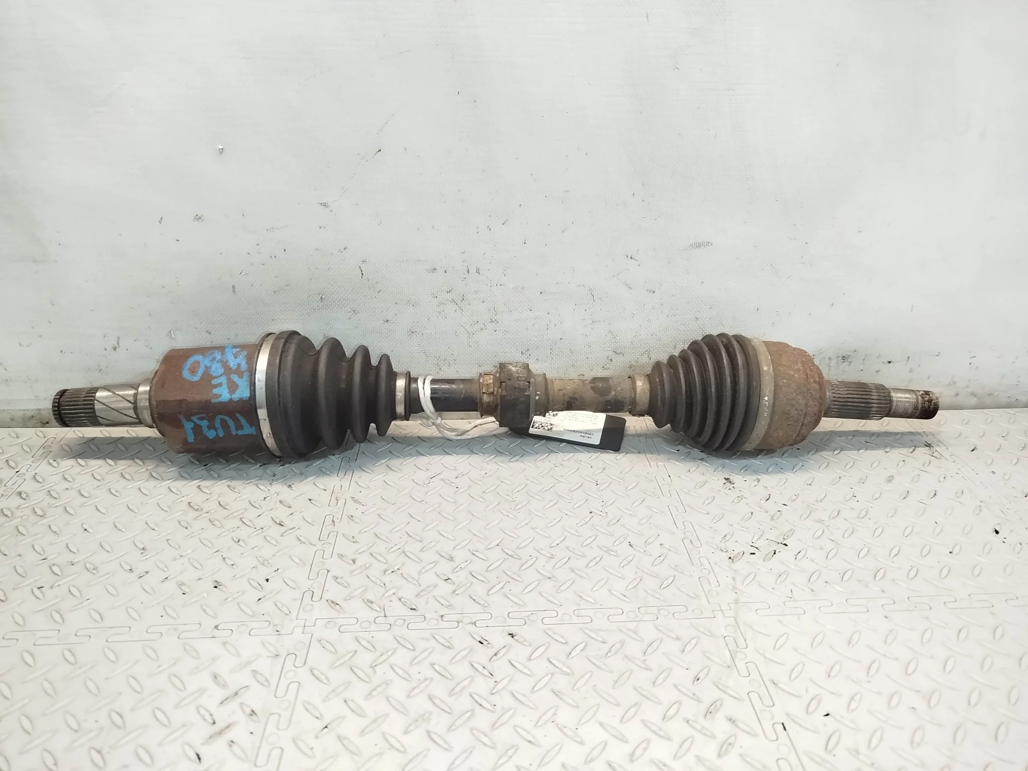 ПРИВОД NISSAN ПЕРЕДНИЙ ЛЕВЫЙ 39101CN000 KE780