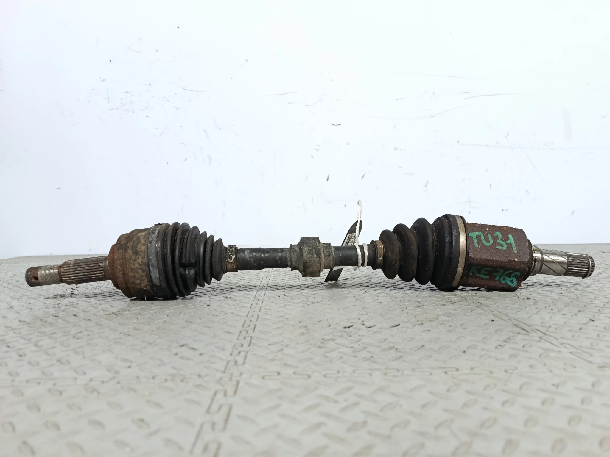 ПРИВОД NISSAN ПЕРЕДНИЙ ЛЕВЫЙ 39101CN000 KE768