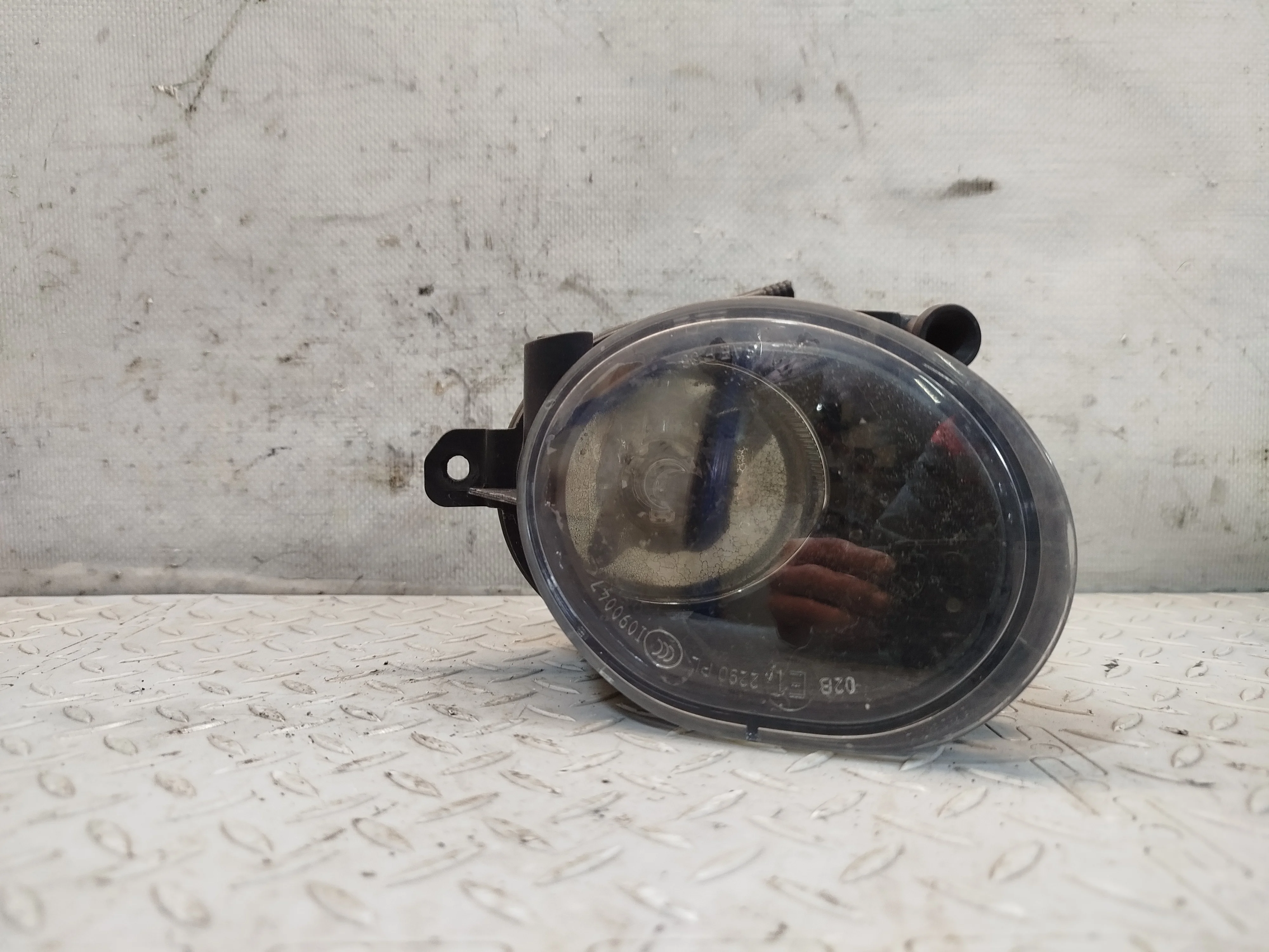 ТУМАНКА VOLVO ЛЕВО 30764930 NA8011Z