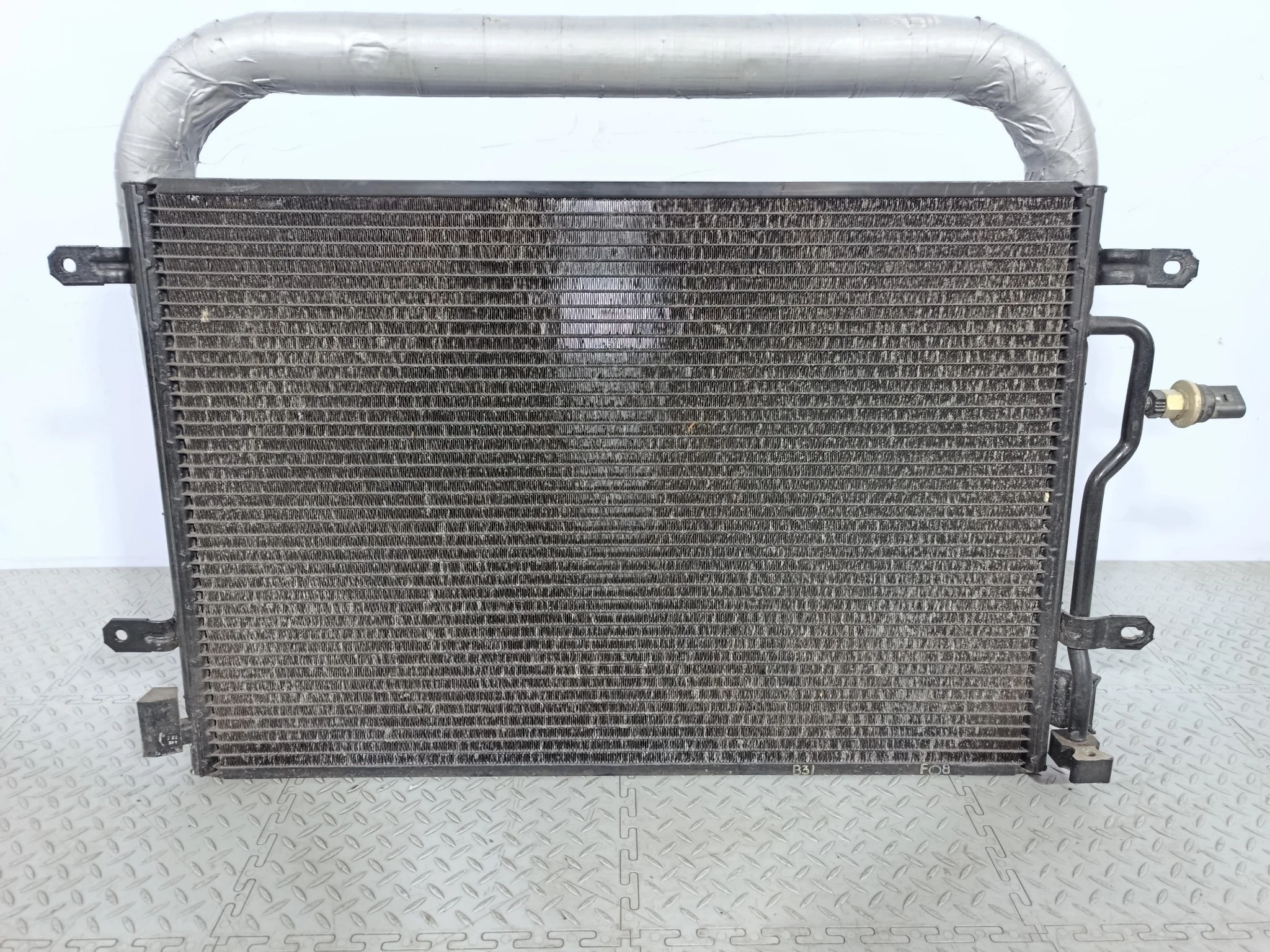 РАДИАТОР КОНДИЦИОНЕРА AUDI 8E0260403D S4234Z