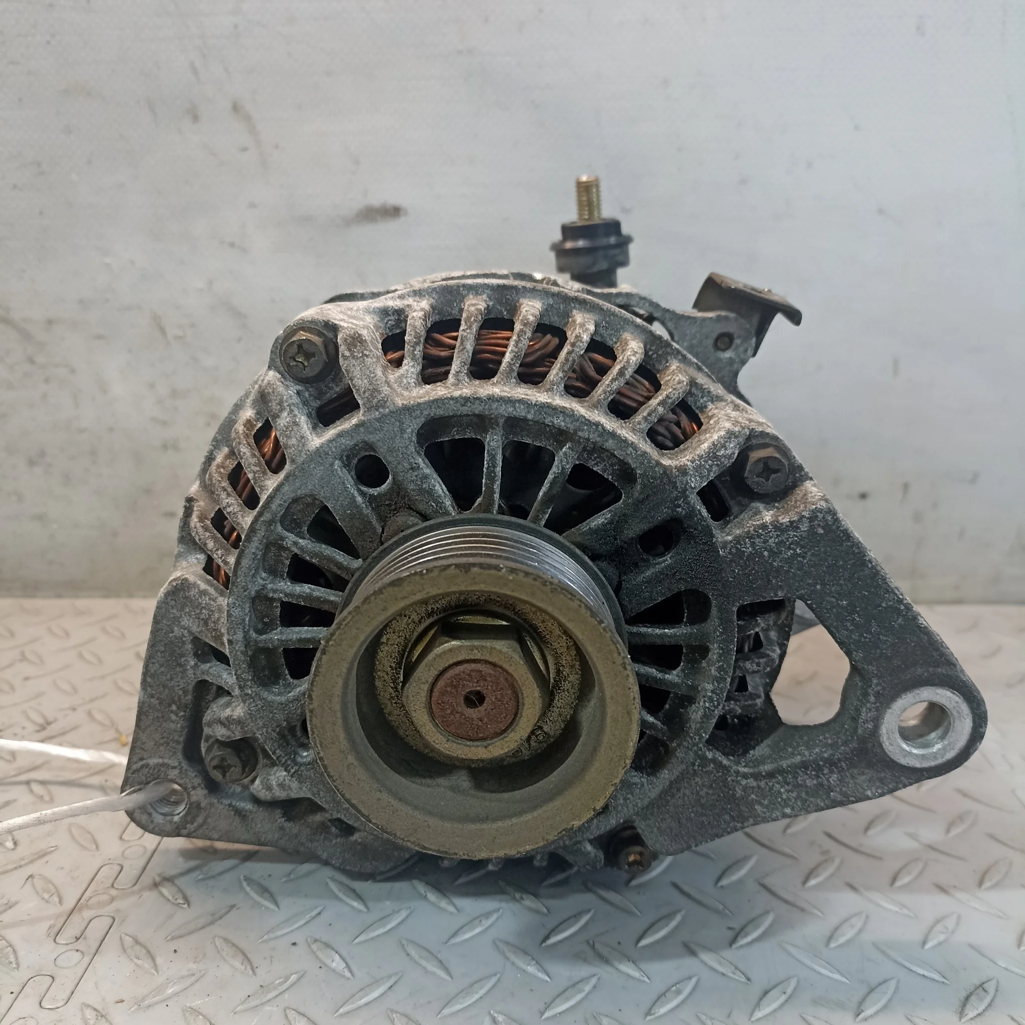 ГЕНЕРАТОР MAZDA Z60118300 KB1550Z