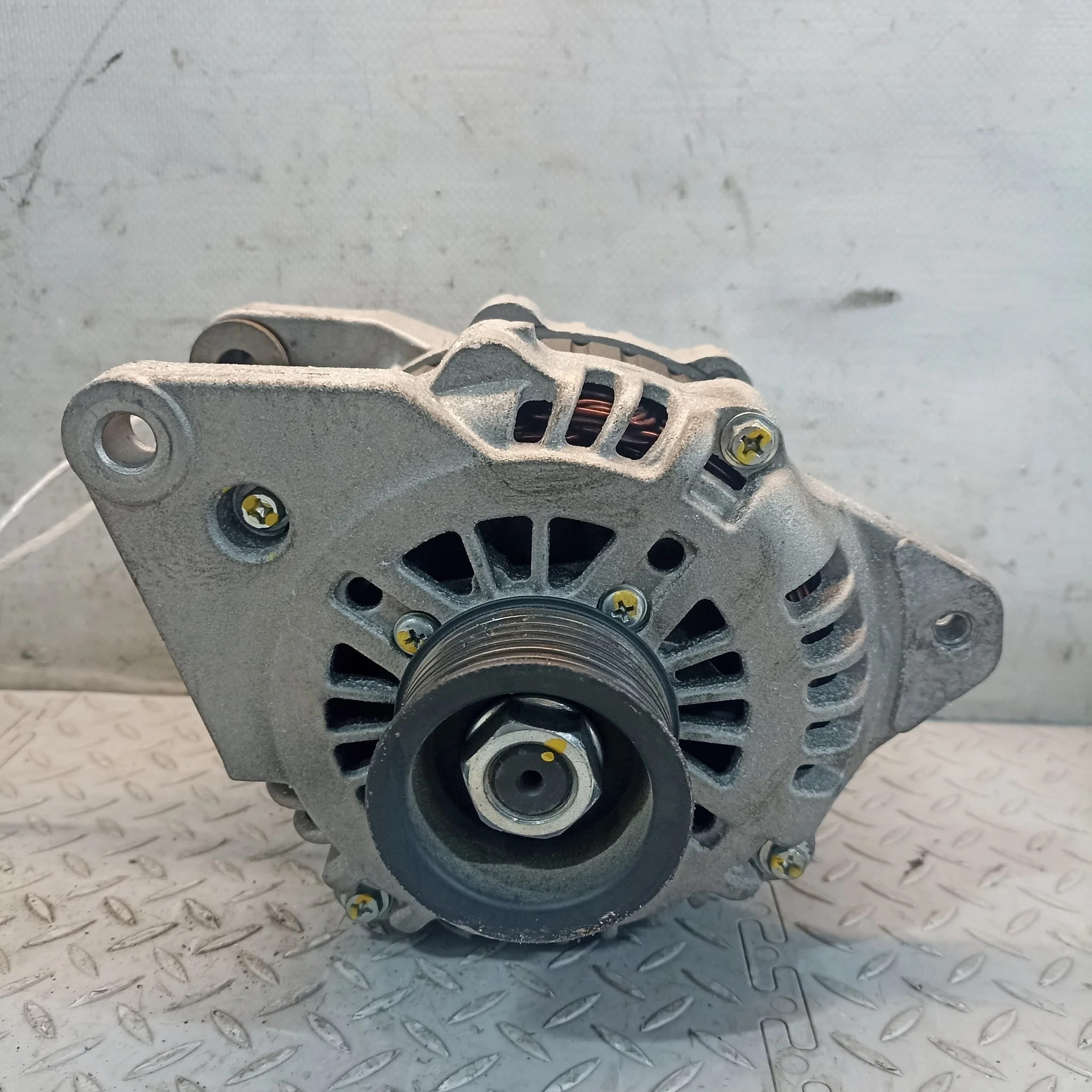 ГЕНЕРАТОР MITSUBISHI MD370479 KE773Z