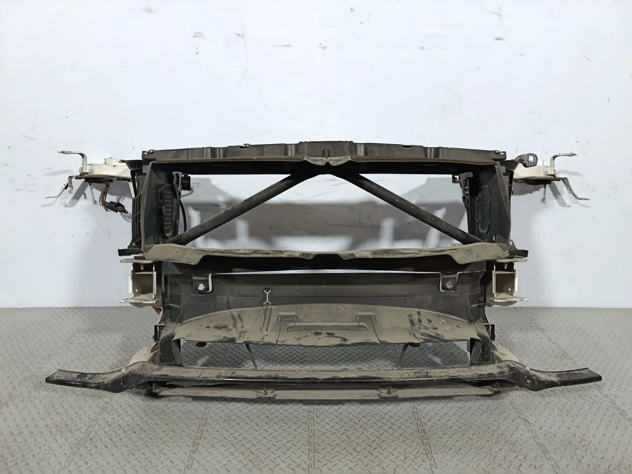 ТЕЛЕВИЗОР BMW 51647245786 белый DY655Z