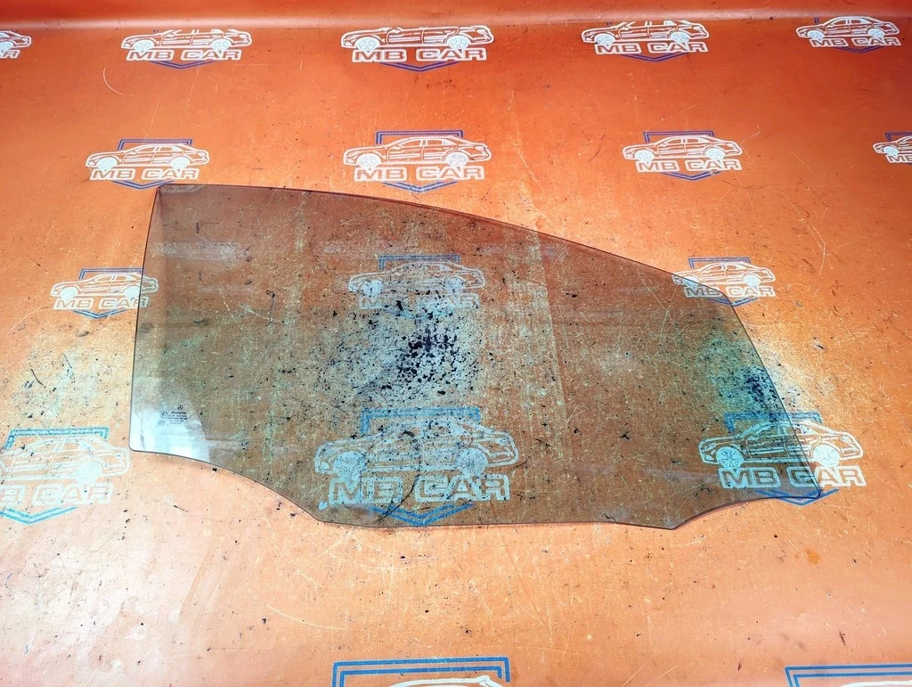 Стекло переднее правое Mercedes-Benz