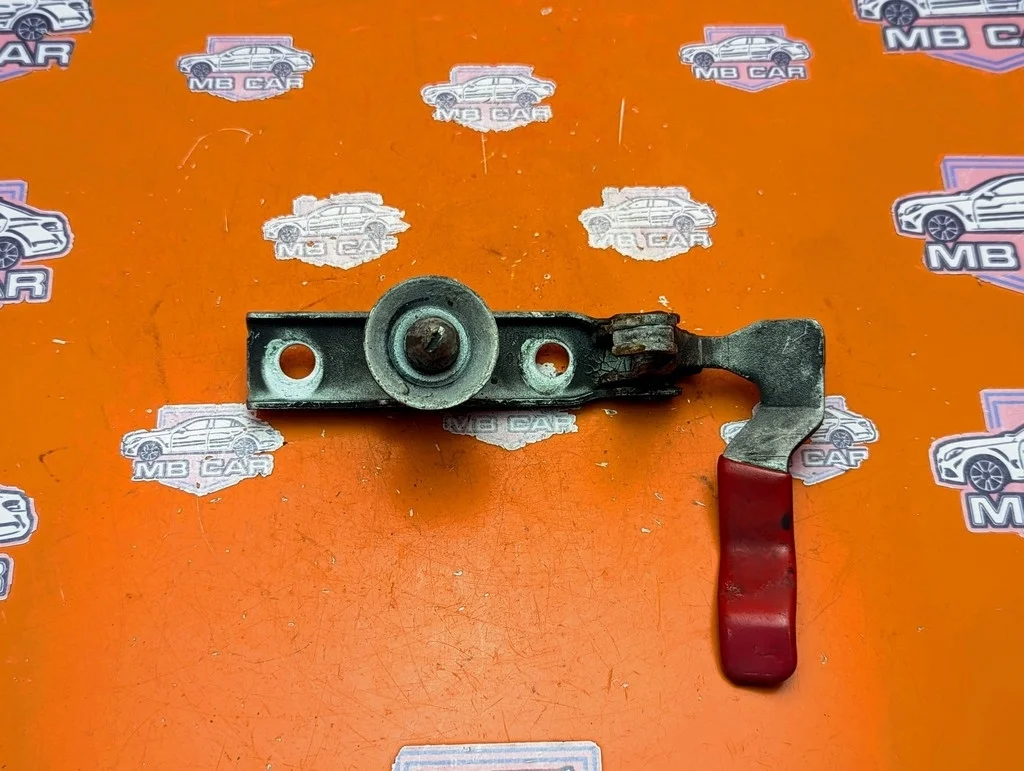 Замок капота Mercedes-Benz