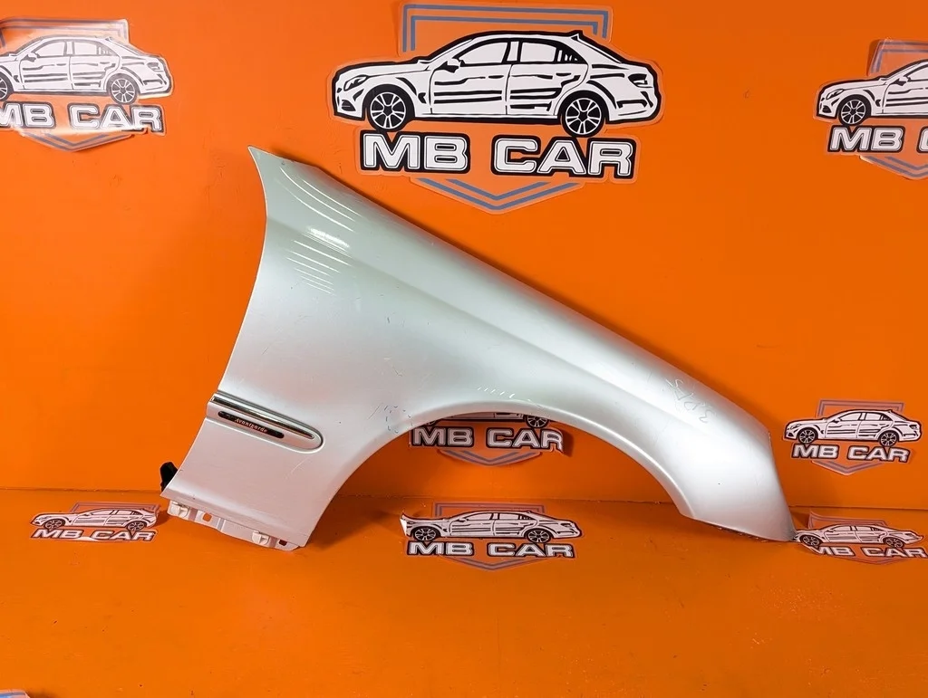 Крыло переднее правое Mercedes-Benz