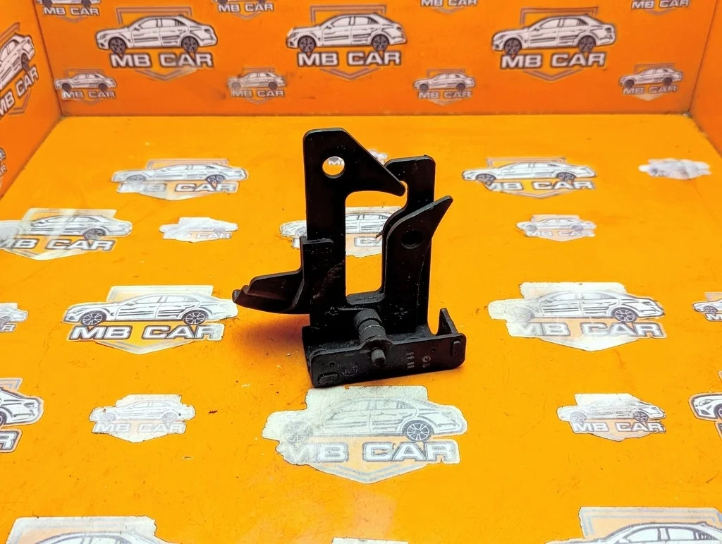 Замок капота Mercedes-Benz