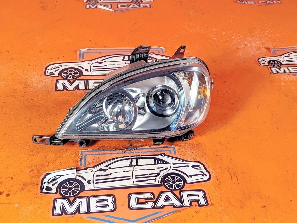 Фара левая Mercedes-Benz