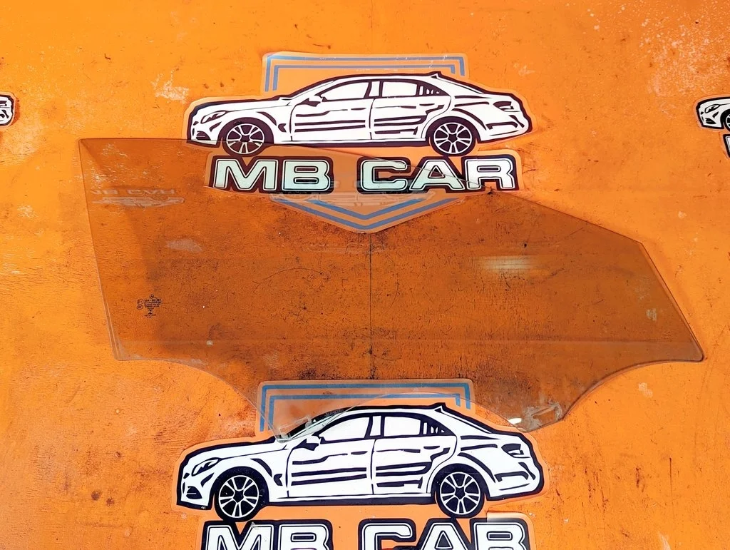 Стекло переднее правое Mercedes-Benz